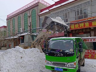 河北霸州：雪霁清扫忙